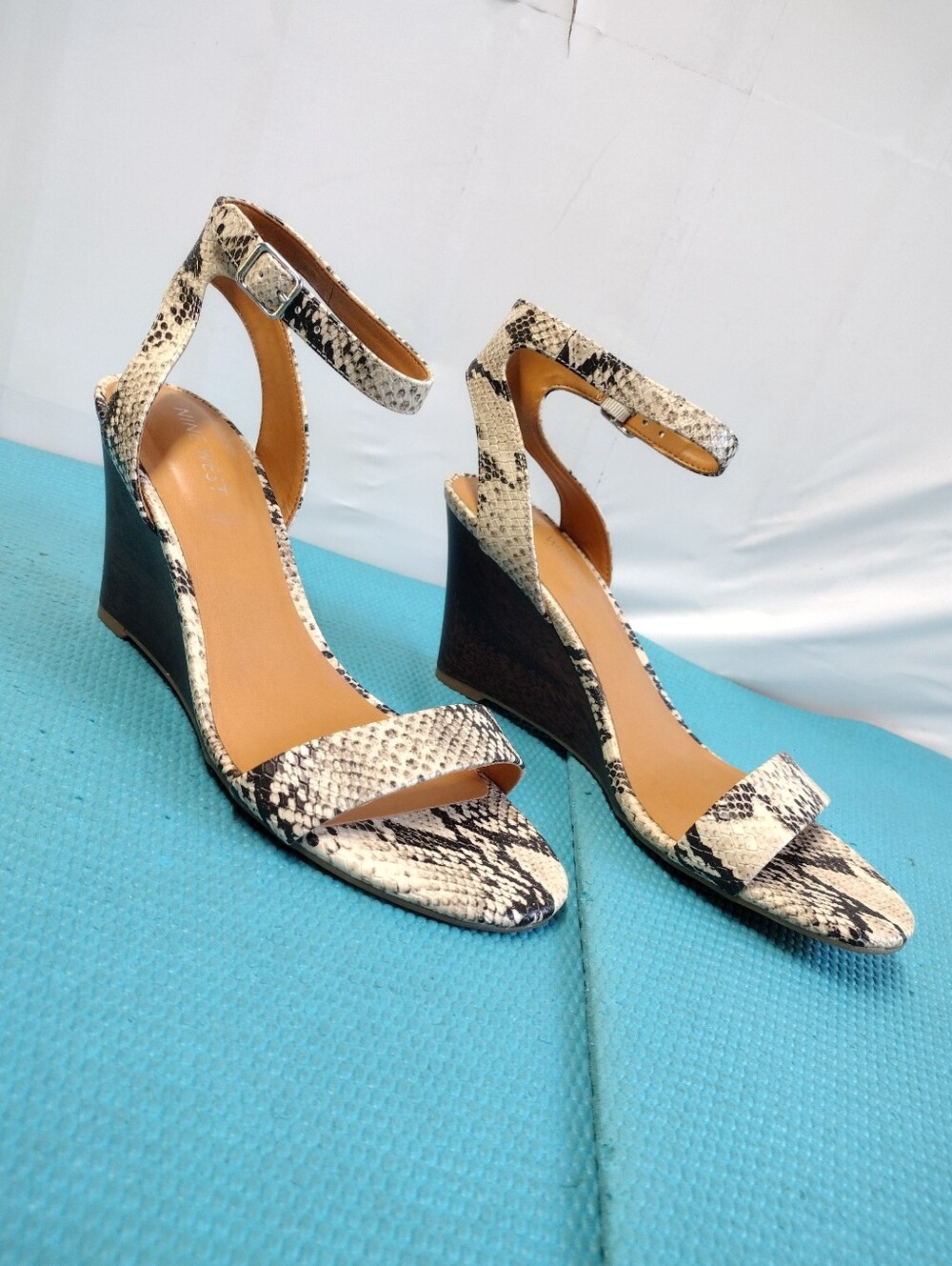 NEW Nine West Snake-Print Ankle Strap Wedge Sandals Open Toe 8.5